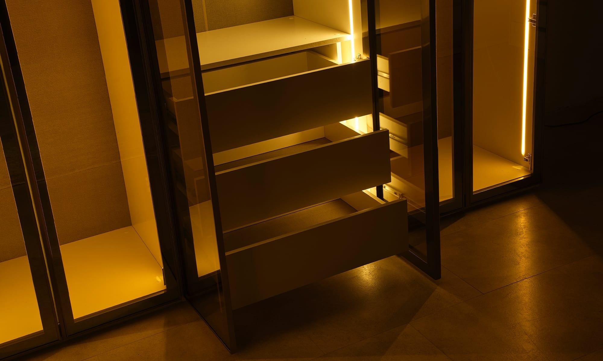 Infinity 6-deurse Kast